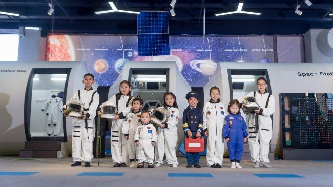 Ирээдүйн сансрын нисгэгчдийг бэлтгэж байна